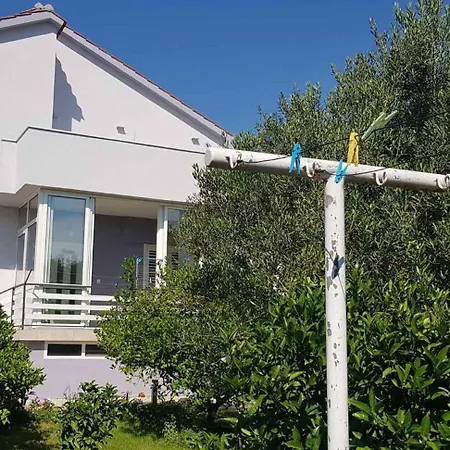 In Sv. Filip I Jakov 53596 Sveti Filip i Jakov