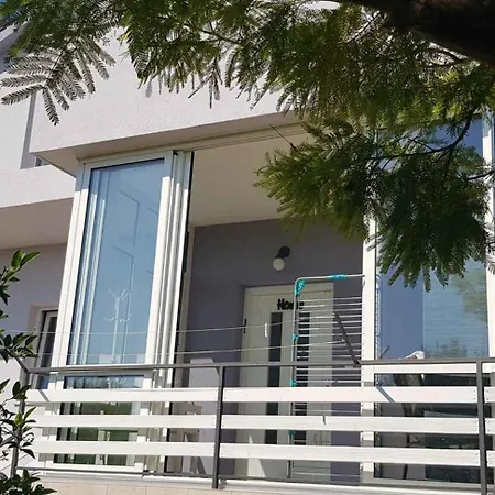Apartment In Sv. Filip I Jakov 53596
