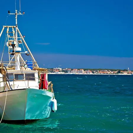 In Sv. Filip I Jakov 53596 * סבטי פיליפ אי ג'קוב