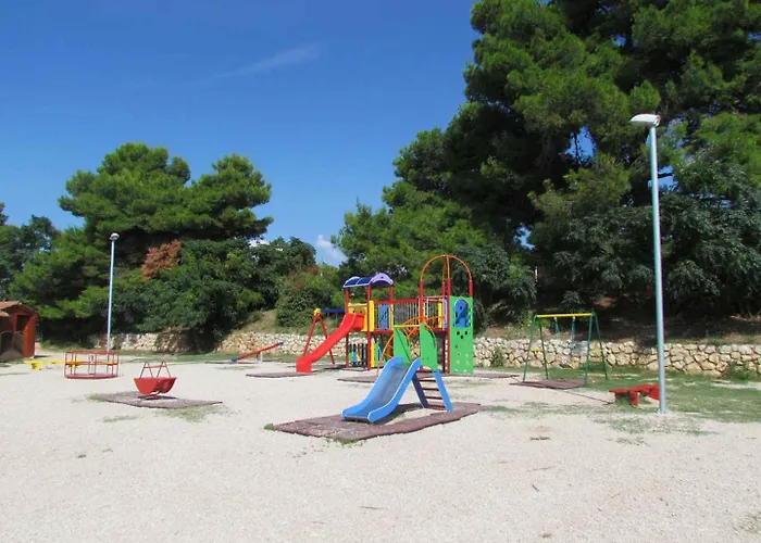 In Sv. Filip I Jakov 53596 * סבטי פיליפ אי ג'קוב