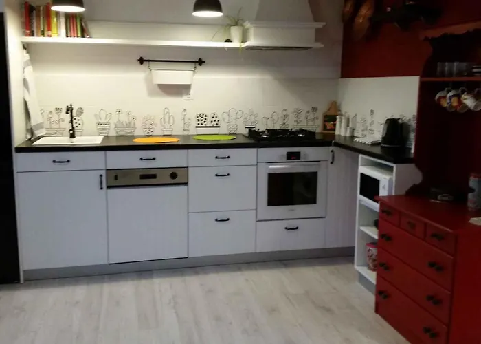 In Sv. Filip I Jakov 53596 *