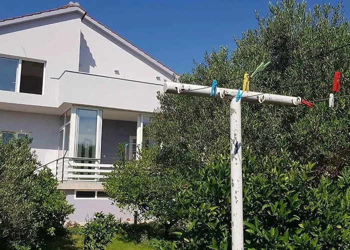 In Sv. Filip I Jakov 53596 סבטי פיליפ אי ג'קוב