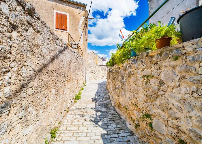 In Sv. Filip I Jakov 53596 סבטי פיליפ אי ג'קוב